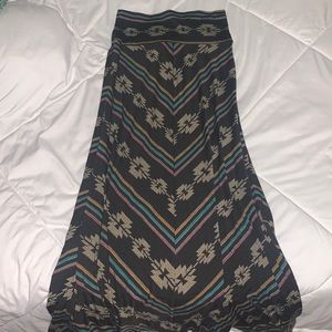 Patterned maxi skirt